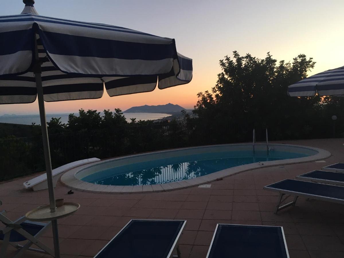 Villa "Ai Galli" Terracina Eksteriør bilde